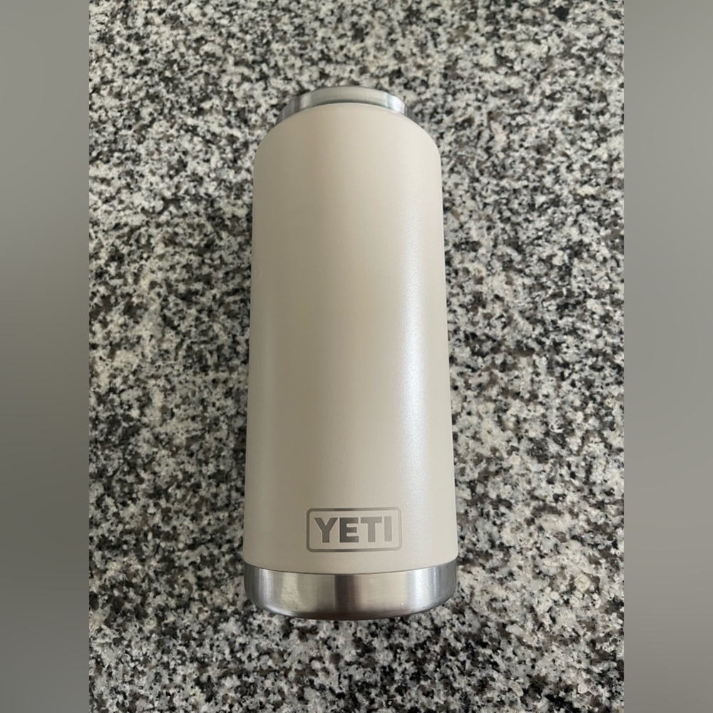36 oz Yeti Rambler with lid